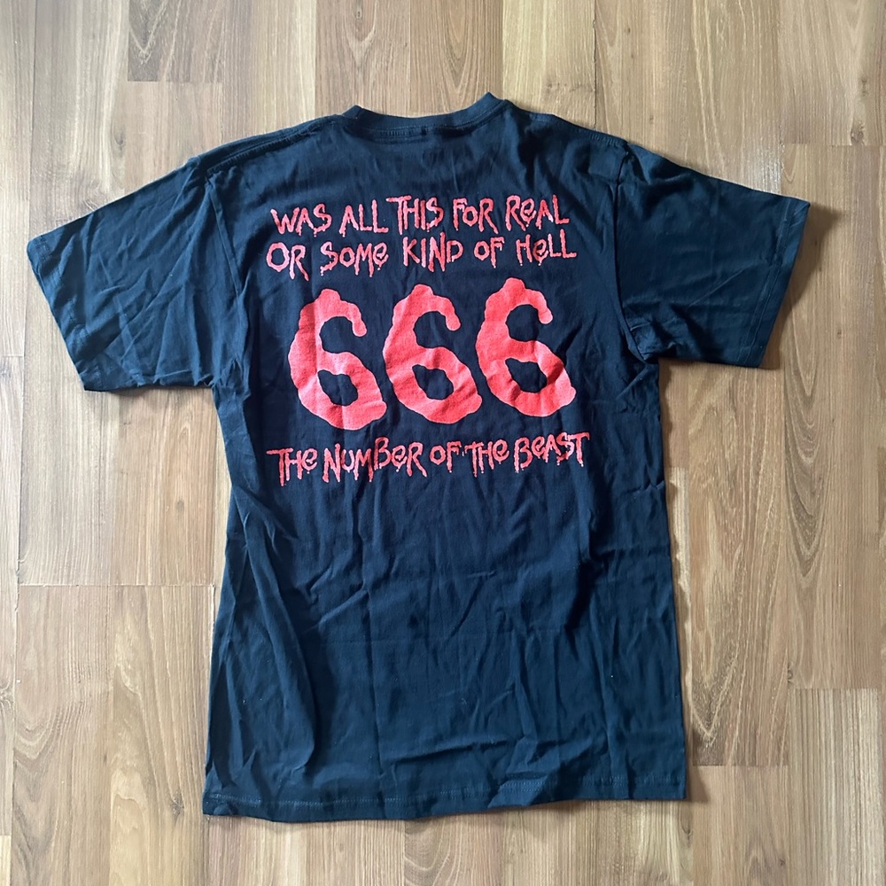 🆕 NWT Iron Maiden T-shirt size medium Hot Topic - Picture 6 of 6
